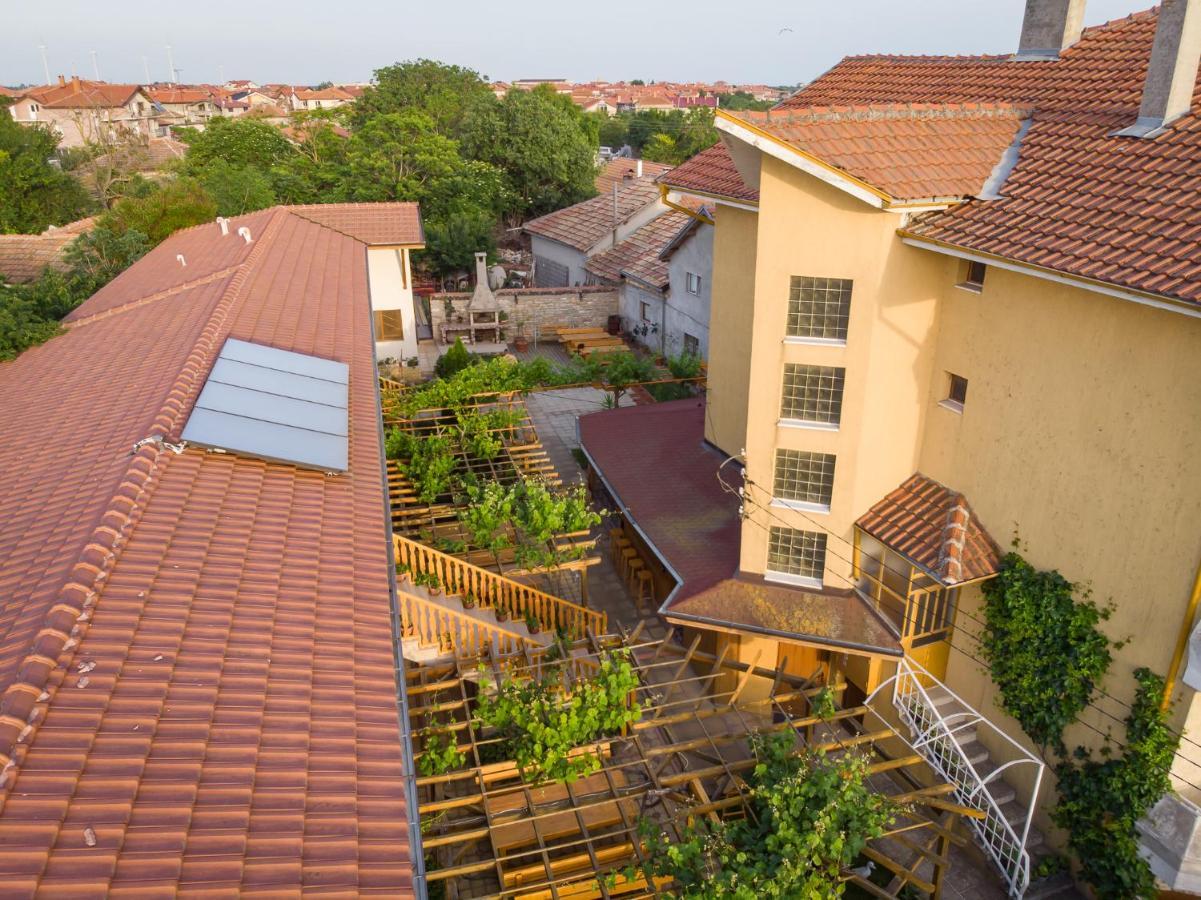 קברנה Guest House Nash Dom מראה חיצוני תמונה