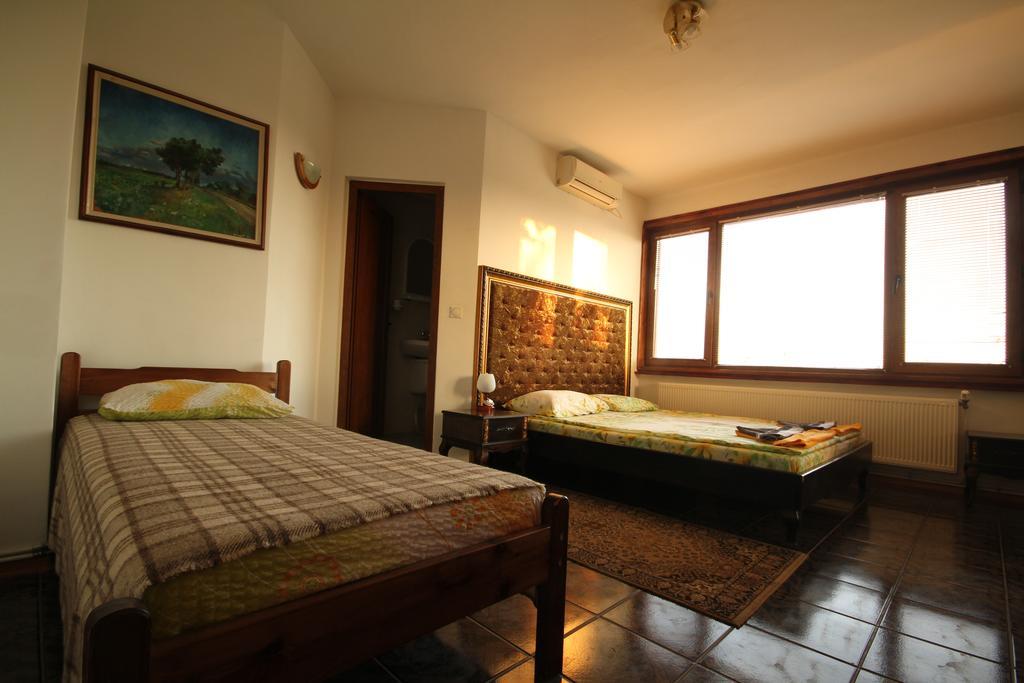 קברנה Guest House Nash Dom מראה חיצוני תמונה