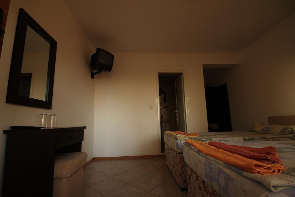 קברנה Guest House Nash Dom מראה חיצוני תמונה