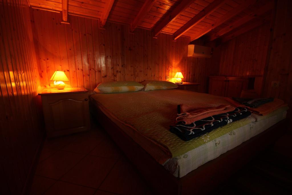 קברנה Guest House Nash Dom מראה חיצוני תמונה