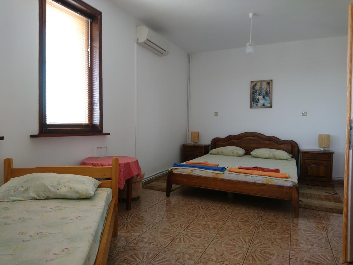 קברנה Guest House Nash Dom מראה חיצוני תמונה