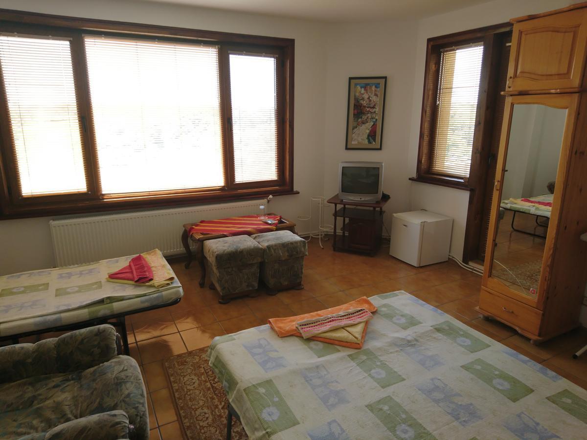 קברנה Guest House Nash Dom מראה חיצוני תמונה